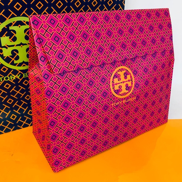 New Tory Burch Gift Box with Velcro closure - Picture 1 of 7